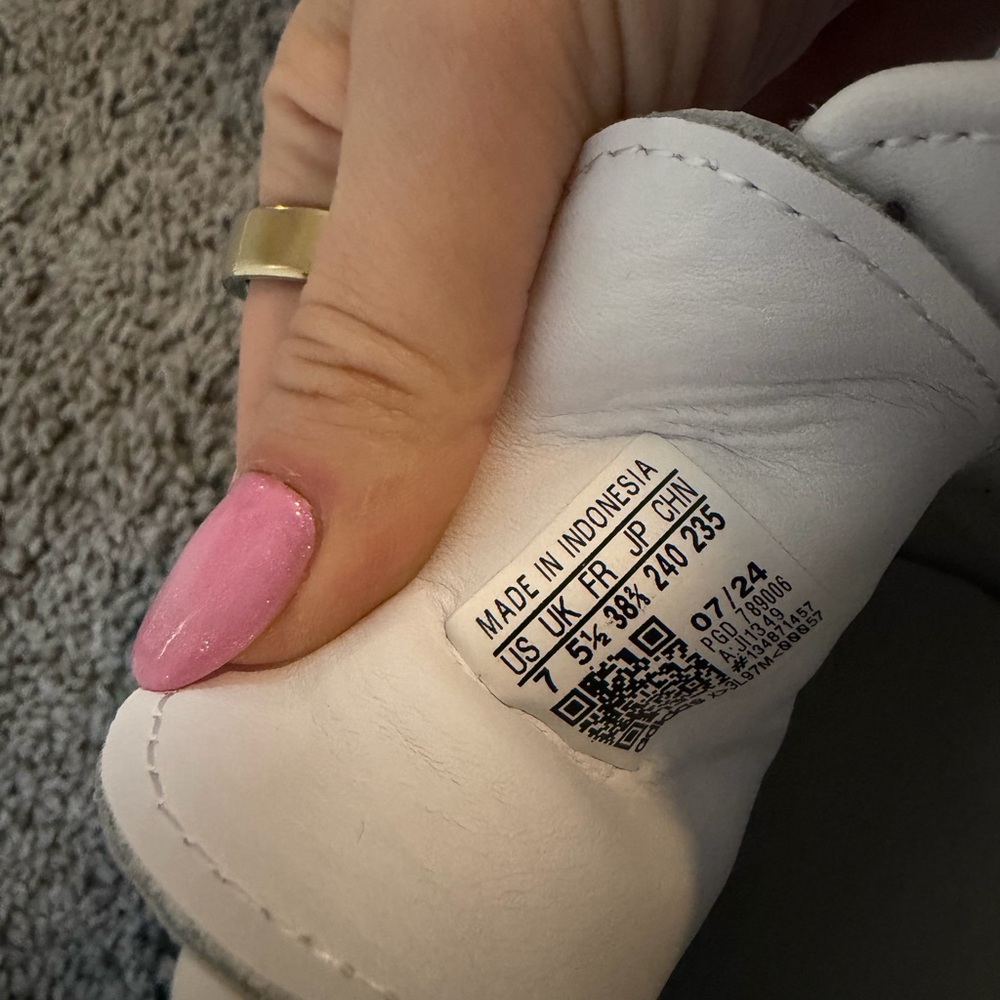 Adidas Sambae Women's White and Black Sneakers - Picture 7 of 7